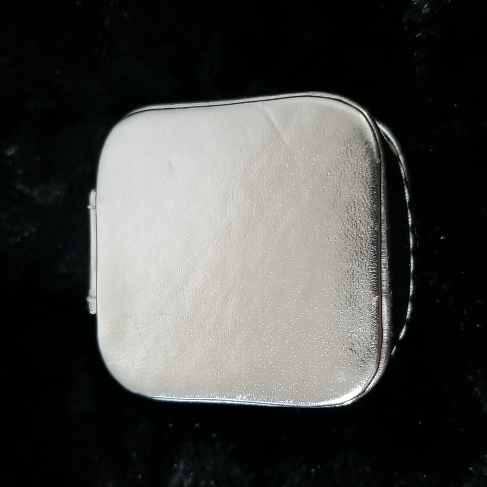 TOUS SILVER ZIP AROUND RING CASE - Picture 2 of 8